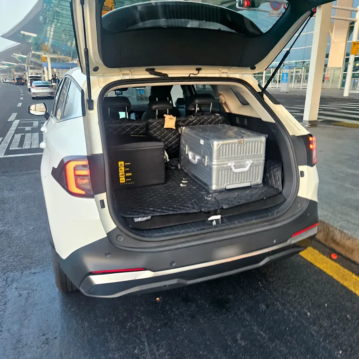 SUV 차량 사진